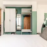 Japandi Apartment, Zona Porto Con Balcone E Jacuzzi Idromassaggio * Livorno