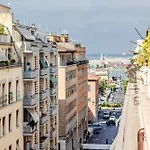 Japandi Apartment, Zona Porto Con Balcone E Jacuzzi Idromassaggio Apartment Livorno